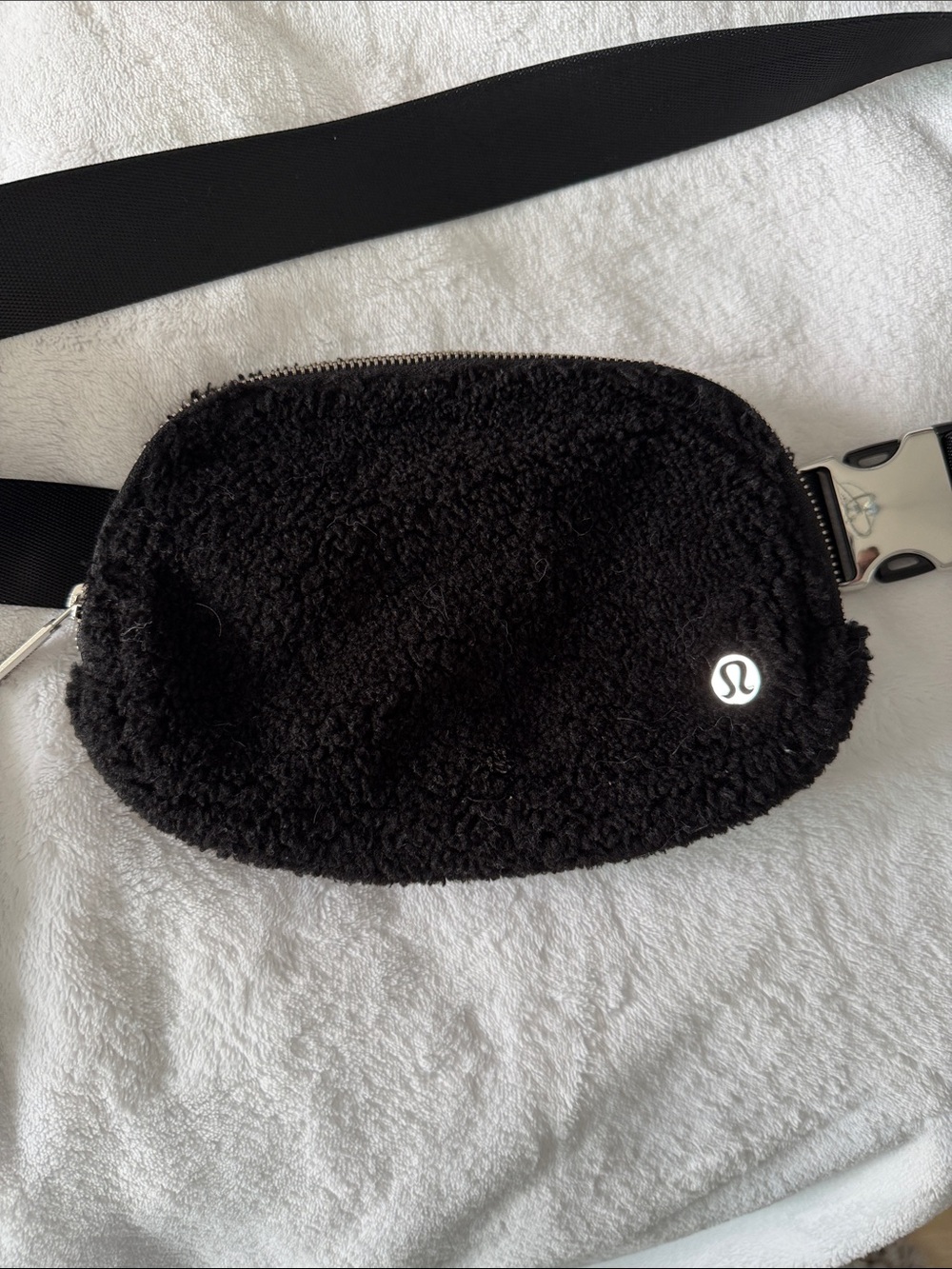 lululemon athletica Black Sherpa Crossbody Belt Bag